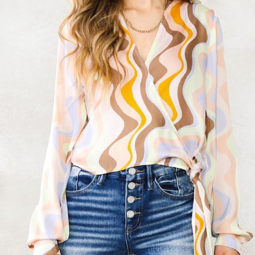 Retro crossover top✨